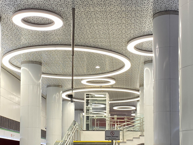 Decoratieve LED-verlichting in lobby en receptie